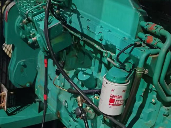 云阳如何确定新的发电机组控制系统是否与原系统兼容？