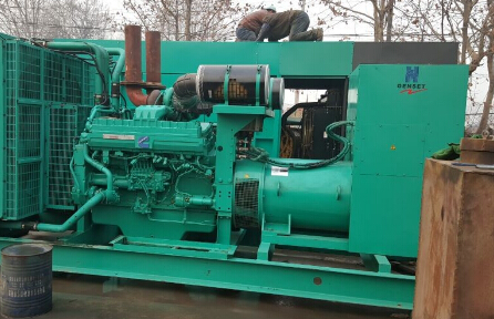 云阳发电机组如何判断水冷式机油散热器内部是否需要清洗？