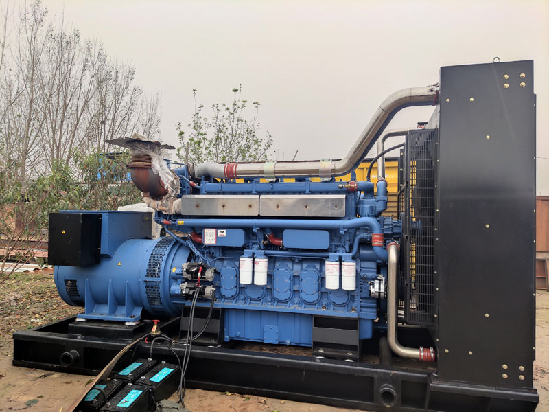 云阳柴油发电机组更换机油时，应遵循哪些步骤？